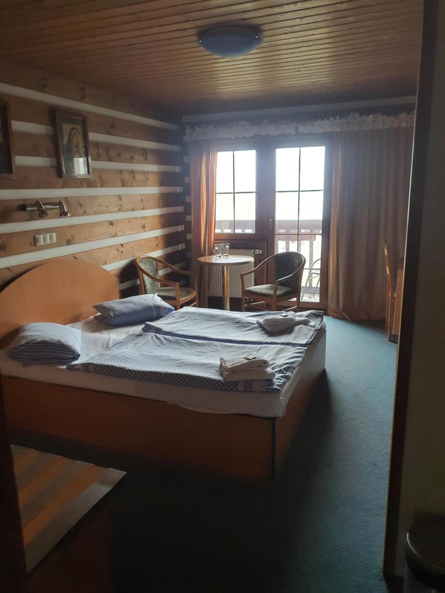 Hotel Pam Яхимов Стая снимка